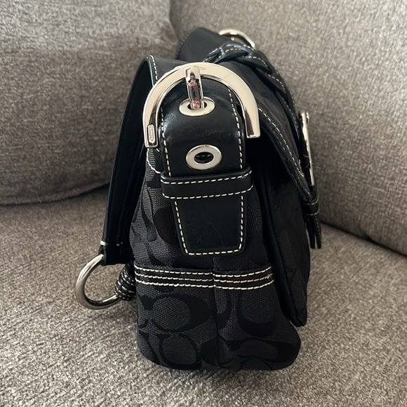 Trendy Shoulder Bag - Picture 4 of 6